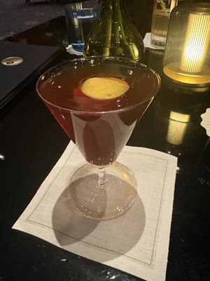 Peacock Alley by null