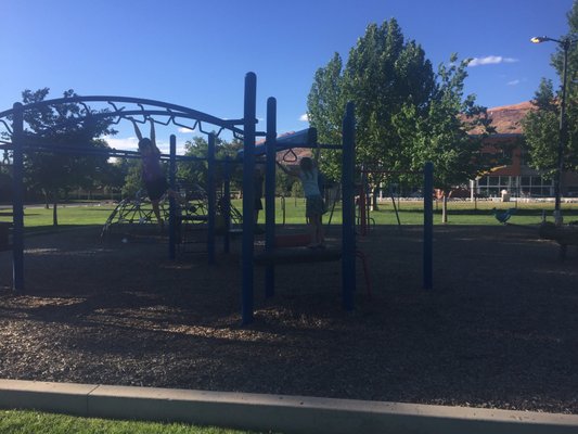 Swanny City Park by null