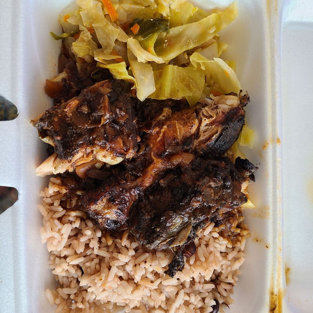 Mad O Caribbean and Seafood - Jerk chicken lunch - Seafood Near Me - Jacksonville, Florida