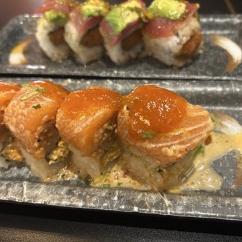 ITs SUSHI Henderson - Specialty Hawaiian roll on top and kiss of fire - Sushi Bars Near Me - Henderson, Nevada