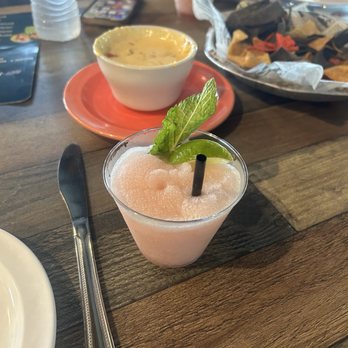 Finn’s Dockside Bar & Grill - $5 drink - Sports Bars Near Me - Apollo Beach, Florida