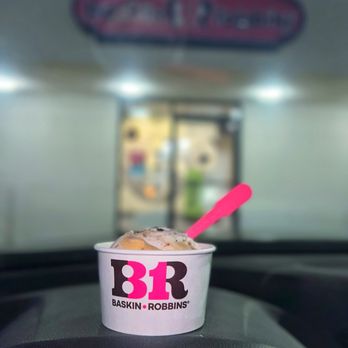 Baskin-Robbins - Free birthday scoop! Oreos S'mores | IG @moniquedao - Ice Cream & Frozen Yogurt Near Me - Orange, California Baskin-Robbins - Free birthday scoop! Oreos S'mores | IG @moniquedao - Ice Cream & Frozen Yogurt Near Me - Orange, California
