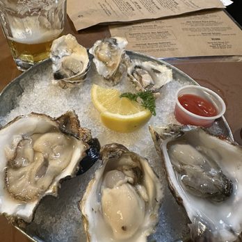 Emmett Watson's Oyster Bar - Smaller oysters were sea spray (I think). - Seafood Near Me - Seattle, Washington