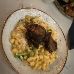 Southern Mac n Cheese with braised beef short ribs without mushrooms