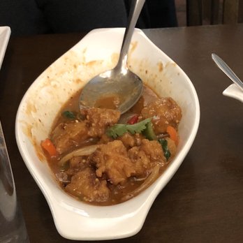 Momo Hut & Gardens - Chili chicken - spicy - Himalayan/Nepalese Near Me - Toronto, Ontario
