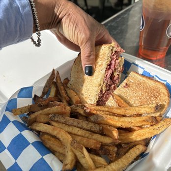Jack's New Yorker Deli - Peachtree Pastrami & fries - Delis Near Me - Atlanta, Georgia Jack's New Yorker Deli - Peachtree Pastrami & fries - Delis Near Me - Atlanta, Georgia