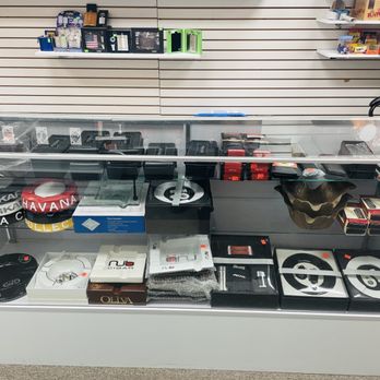 BRAND CIGARS - Updated June 2026 - 44 Photos - 266 S Main St, Newtown,  Connecticut - Tobacco Shops - Phone Number