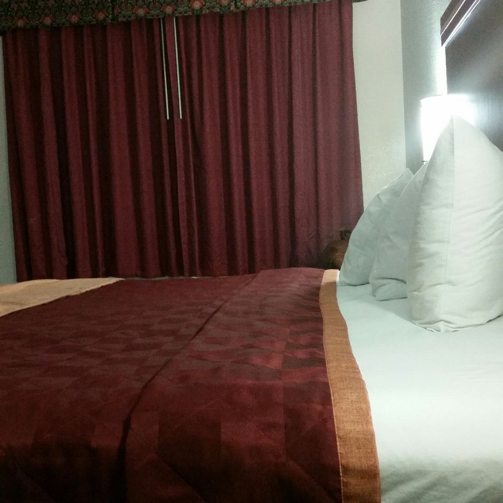 Rodeway Inn - Hotels Near Me - Barstow, California