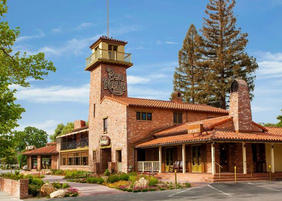 Quaglino Roofing Logo