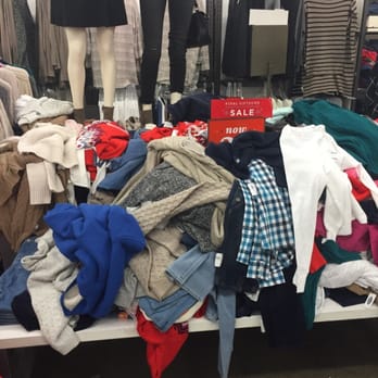 Old Navy - Men's Clothing Near Me - Northridge, California Old Navy - Men's Clothing Near Me - Northridge, California