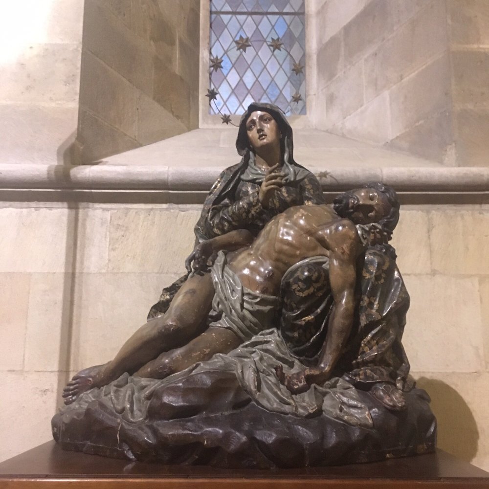 Sé de Lisboa - Statue inside - Churches Near Me - Lisbon, 11 Sé de Lisboa - Statue inside - Churches Near Me - Lisbon, 11