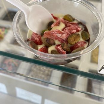 Top This Chocolate - Liquid white and milk with pistachios and cranberries - Chocolatiers & Shops Near Me - Ventura, California Top This Chocolate - Liquid white and milk with pistachios and cranberries - Chocolatiers & Shops Near Me - Ventura, California