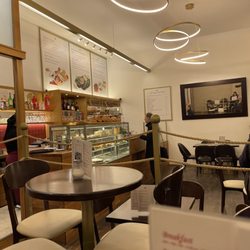 Mansson Bakery - Decor inside