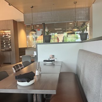 Matchbox - Inside - Pizza Near Me - McLean, Virginia