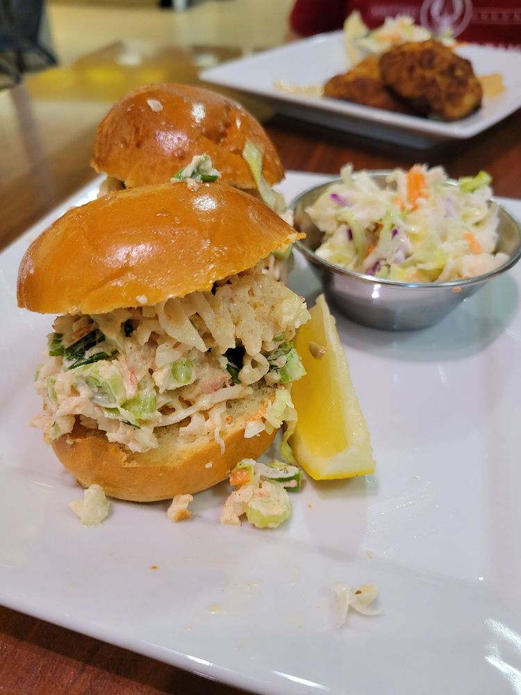 GELSON’S WINE BAR Updated November 2024 19 Photos 6255 E 2nd St