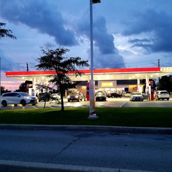 Esso - Storefront - Gas Stations Near Me - Markham, Ontario