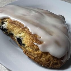 Bella Biscotteria - Lemon blueberry scone