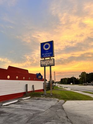 Lee & Rick's Oyster Bar by null