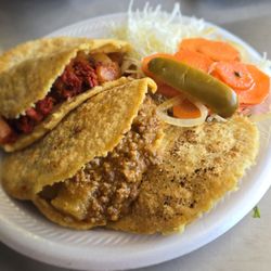 La Senora Del Zacahuil - GORDITAS CACERAS
$3.50