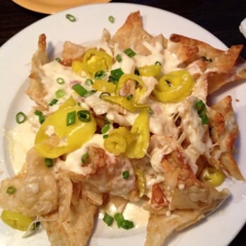 Pilot Pete's - Wonton nachos. Yummy! - American Near Me - Schaumburg, Illinois