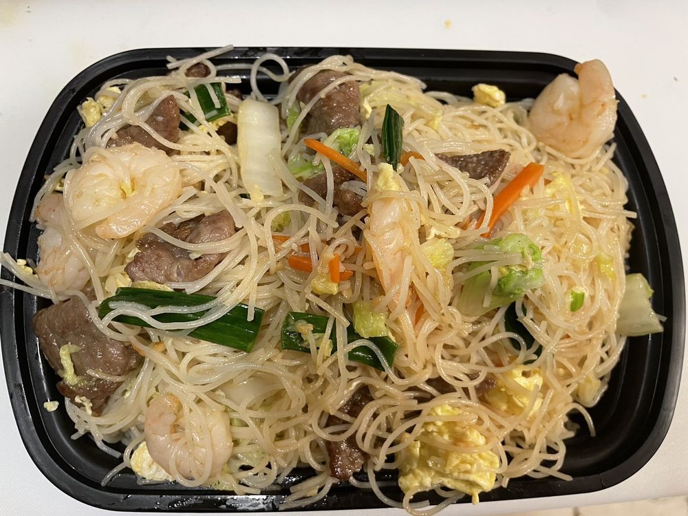 Food from New Chen Chen buffet