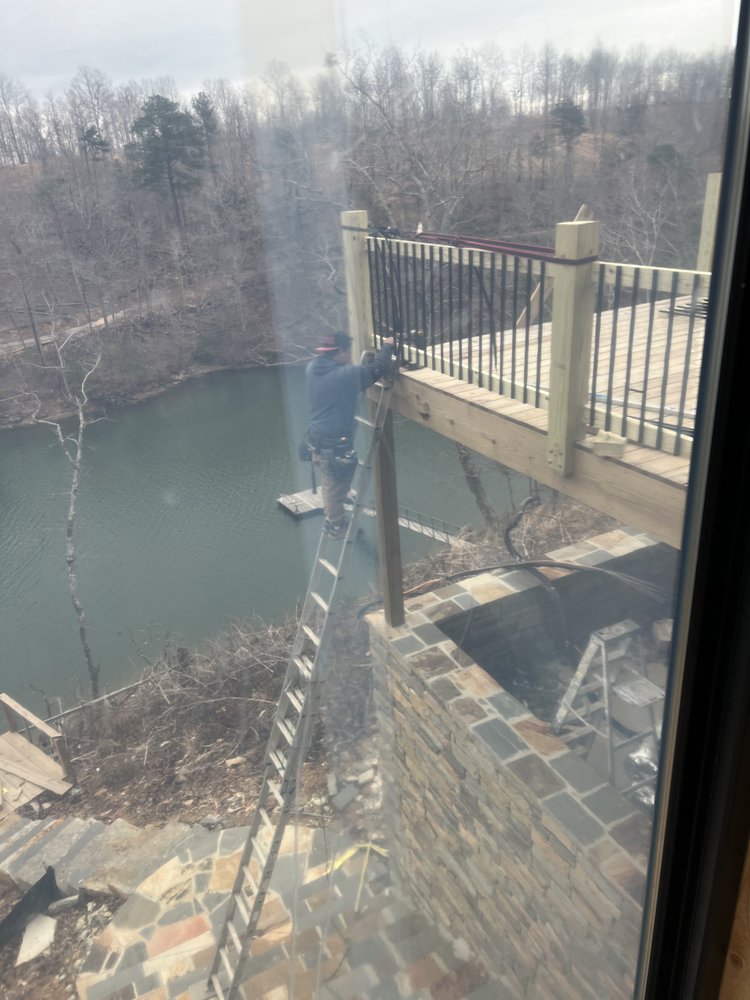 Slide of Royal Roof & Renovations