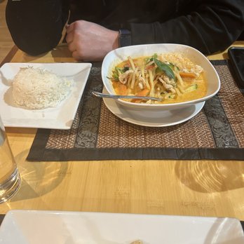 Bencharong Thai House - Red curry - Thai Near Me - Arcata, California Bencharong Thai House - Red curry - Thai Near Me - Arcata, California