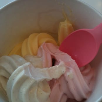 Yogurtland - strawberry mango n gram cracker - Ice Cream & Frozen Yogurt Near Me - Walnut Creek, California Yogurtland - strawberry mango n gram cracker - Ice Cream & Frozen Yogurt Near Me - Walnut Creek, California