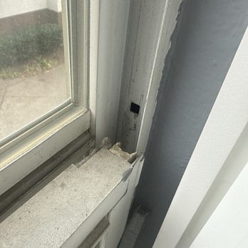 Chula Vista Window Screen Repair - Window was out of place and not connected with balancers - Windows Installation Near Me - Chula Vista, California