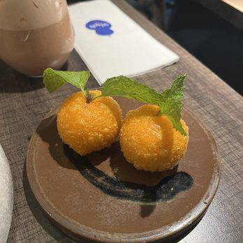 Uluh - Mini Pumpkin Puff - Tea Rooms Near Me - New York, New York