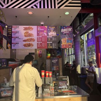 Dave's Hot Chicken - Chicken Shop Near Me - Seattle, Washington