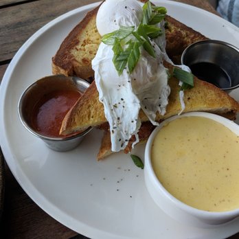 Barrel & Bushel - Fried chicken Benedict - Bars Near Me - Tysons Corner, Virginia