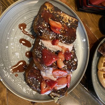 Dandelion Cafe - Strawberries & cream french toast - Coffee & Tea Near Me - Bellaire, Texas