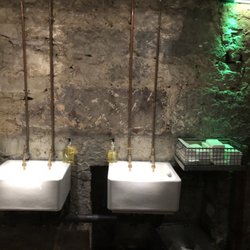Saboteur - Well designed washroom