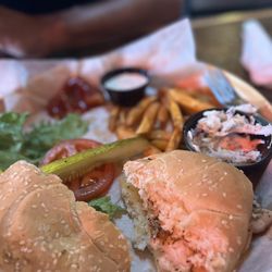 Cracker's Bar & Grill