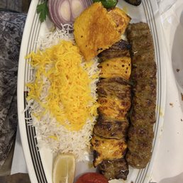 Minced lamb & mix chicken & lamb kebabs plate with that amazing rice!!