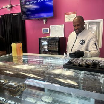 Pookie Crack Cakes - The inside - Bakeries Near Me - Chicago, Illinois Pookie Crack Cakes - The inside - Bakeries Near Me - Chicago, Illinois
