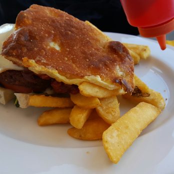 The Thirsty Weta - Veggie burger - Wine Bars Near Me - Otorohanga, WKO The Thirsty Weta - Veggie burger - Wine Bars Near Me - Otorohanga, WKO