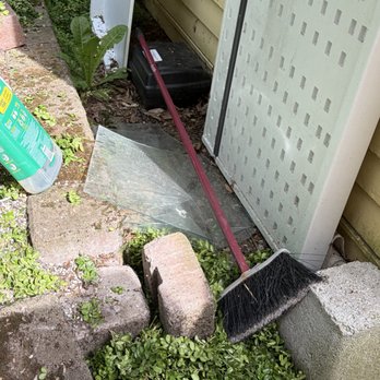 Cool Cat Fence - Broke a plate glass window while dumping displaced dirt into our yard. - Fences & Gates Near Me - Tukwila, Washington Cool Cat Fence - Broke a plate glass window while dumping displaced dirt into our yard. - Fences & Gates Near Me - Tukwila, Washington