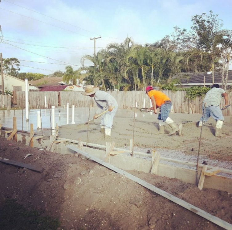 Slide of Mompie Construction Corp