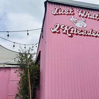 Just What I Kneaded - Gotta love bright pink walls - Vegan Near Me - Los Angeles, California Just What I Kneaded - Gotta love bright pink walls - Vegan Near Me - Los Angeles, California