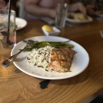 Oswego Grill at Columbia Shores - King Salmon - American Near Me - Vancouver, Washington