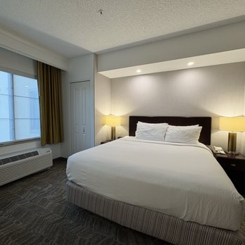 SpringHill Suites by Marriott Napa Valley - Bedroom - Hotels Near Me - Napa, California