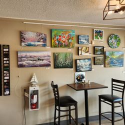 Higher Grounds Espresso Bar - The locals sell paintings in Higher Grounds.
