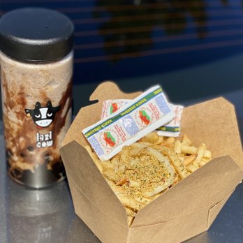 Lazi Cow - 03.06.21 Cookies & Cream w/ honey boba and garlic & herb seasoned fries - Bubble Tea Near Me - Folsom, California Lazi Cow - 03.06.21 Cookies & Cream w/ honey boba and garlic & herb seasoned fries - Bubble Tea Near Me - Folsom, California