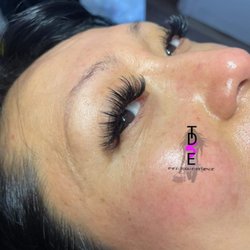 The D Storm Experience Eyelash & Beauty Lounge