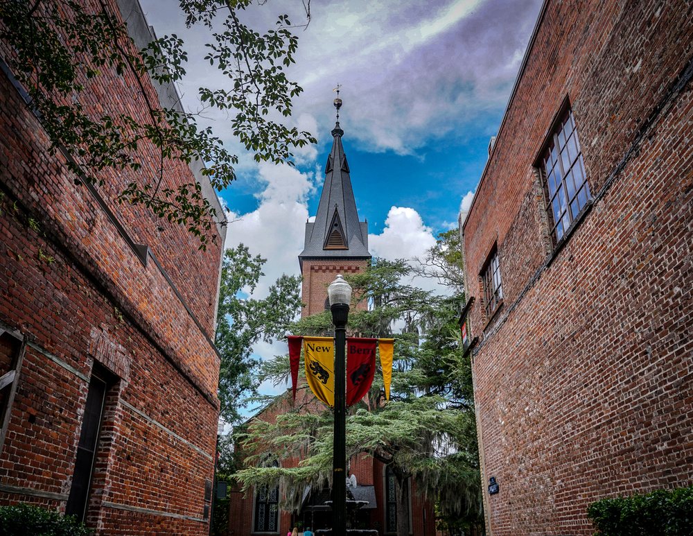 TINA CLIFFE NORTHGROUP REAL ESTATE Updated August 2024 54 Photos 3308 Trent Rd, New Bern