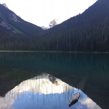 Joffre Lakes Provincial Park - Lowe lake - Parks Near Me - Mount Currie, British Columbia