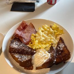 De Oscuro A Claro - Omelette with french toast