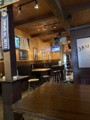 Mickey Byrne's Irish Pub & Restaurant by null